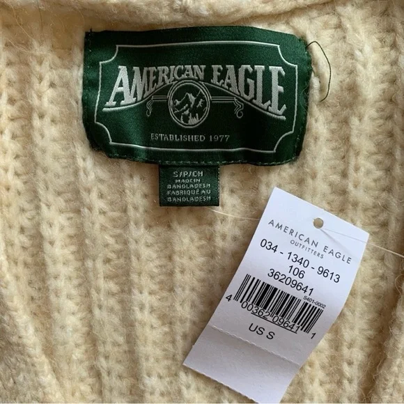 American Eagle Cream Cropped Cardigan Sweater Size Small Cable Knit NWT - Picture 9 of 15